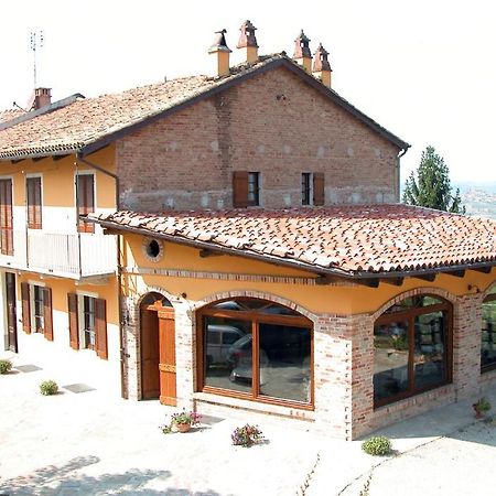 La Briccola Villa Diano d'Alba Luaran gambar