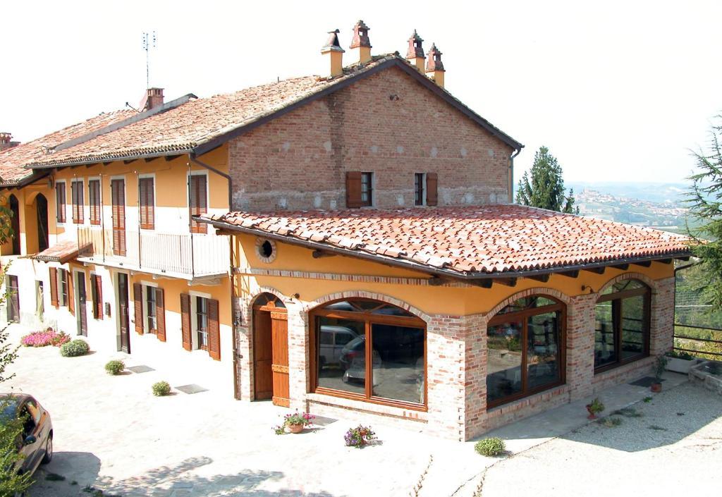 La Briccola Villa Diano d'Alba Luaran gambar